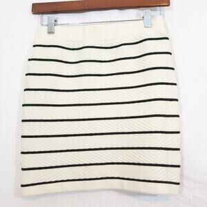 Forever 21 textured cream stretch fit knit mini skirt S